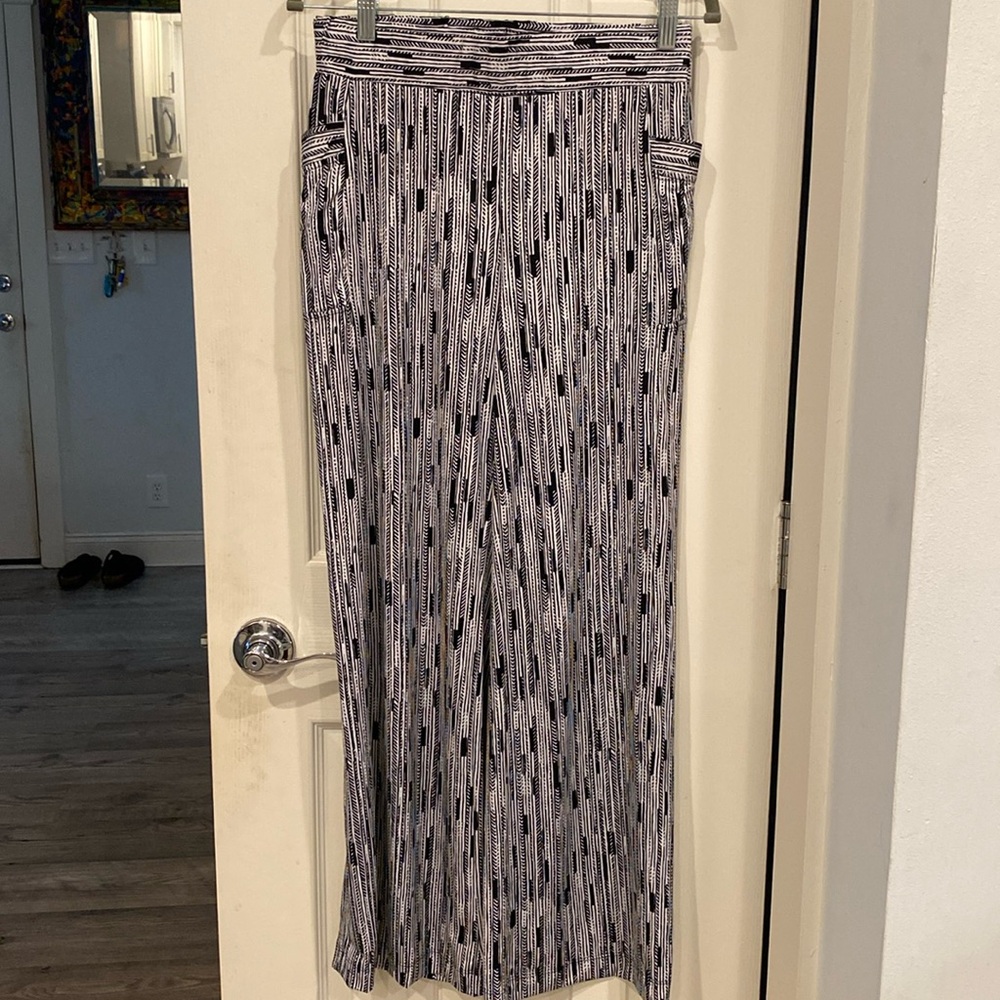 Black and white wide leg trouser with pockets by Robert Louis